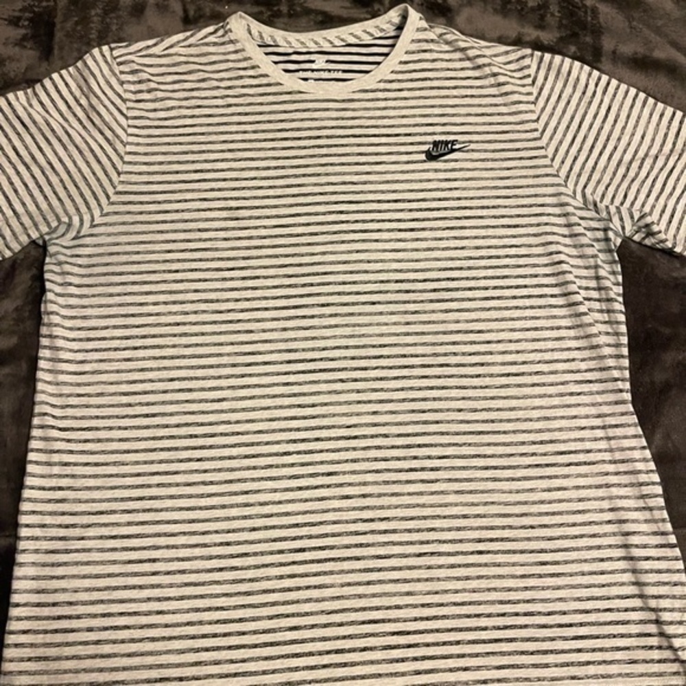 Nike Men's Black and White Striped Tee